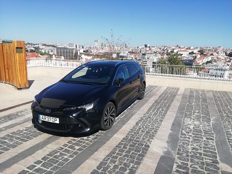 Toyota-Corolla-Hybrid1