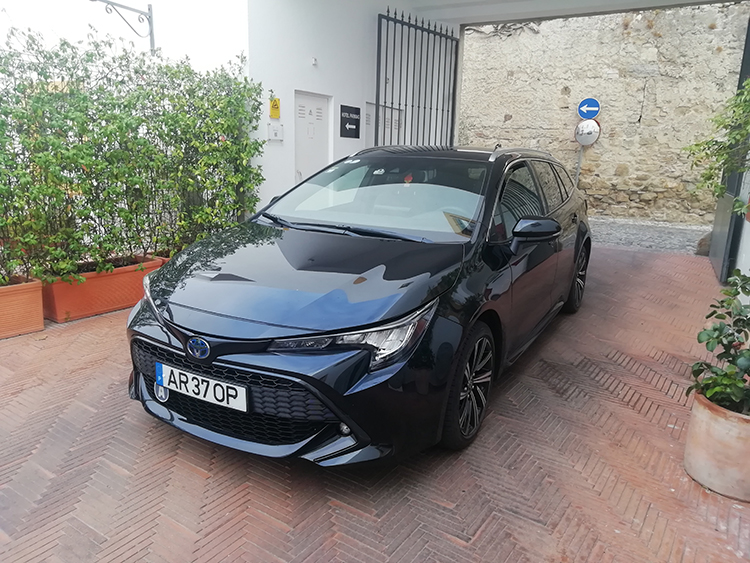 Toyota-Corolla-Hybrid4